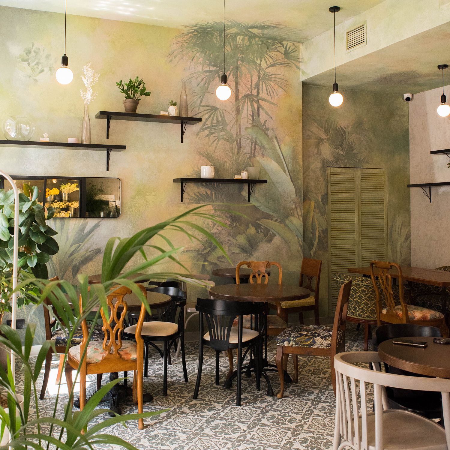 Кофейня KAVA I KVETKI г. Минск. Материалы: Декоративная штукатурка Lino 0,2 фракция