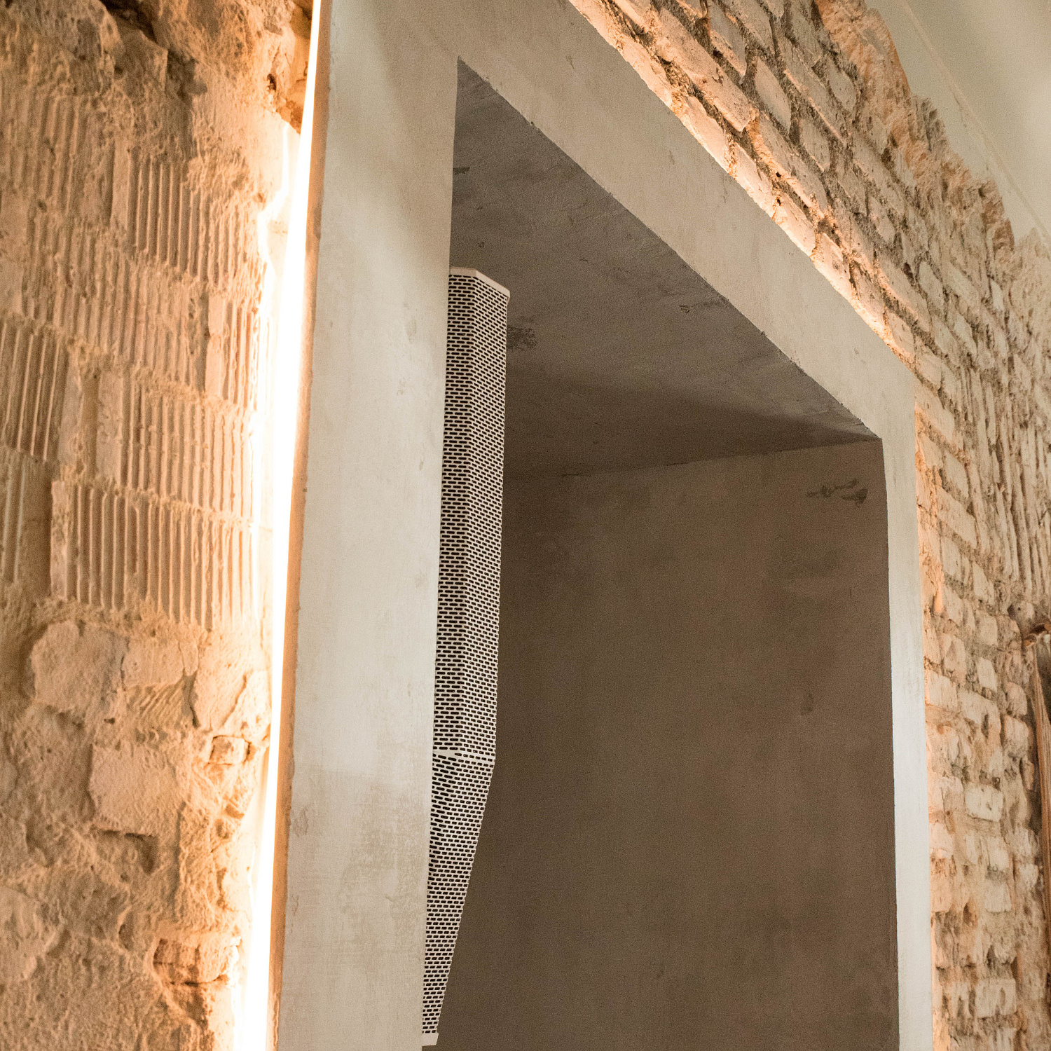 Ресторан ИМЕНА. Материал: Декоративная штукатурка Multibasis Plast