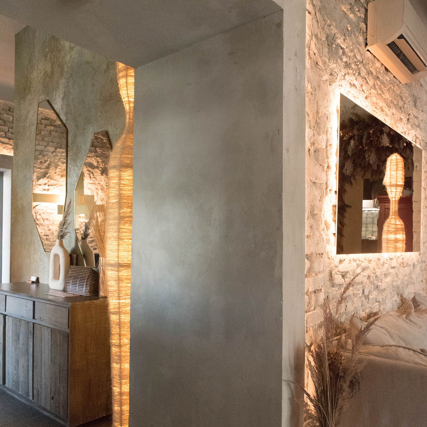 Ресторан ИМЕНА. Материал: Декоративная штукатурка Multibasis Plast